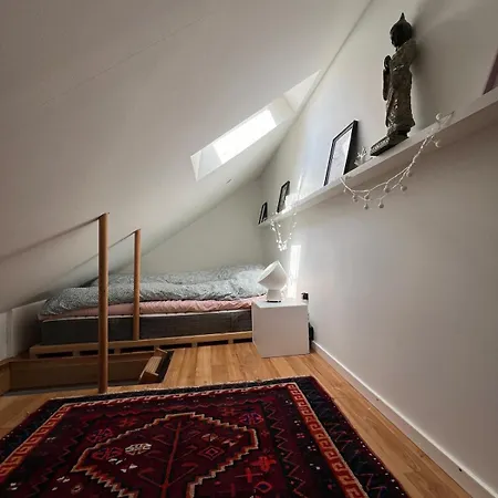 Lägenhet Townhouse With Private Garden In The Centre *