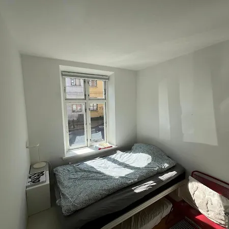 Lägenhet Townhouse With Private Garden In The Centre