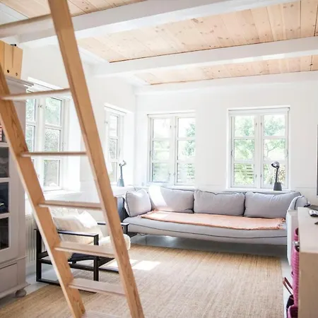Apartment Townhouse With Private Garden In The Centre *