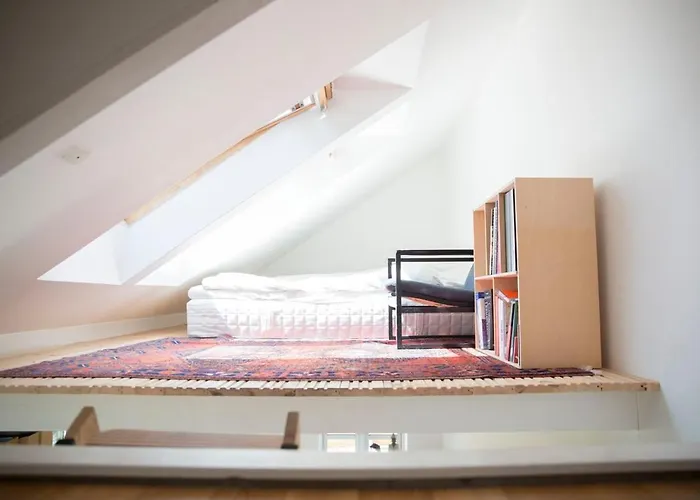 Lägenhet Townhouse With Private Garden In The Centre Odense