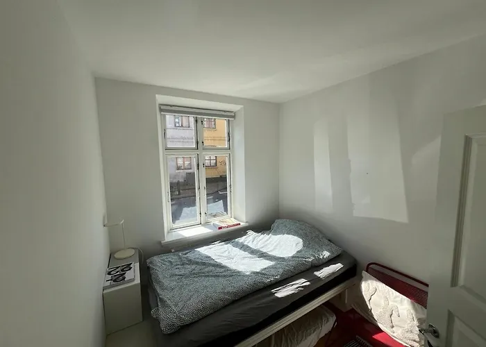 Lägenhet Townhouse With Private Garden In The Centre