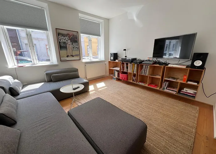 Townhouse With Private Garden In The Centre *